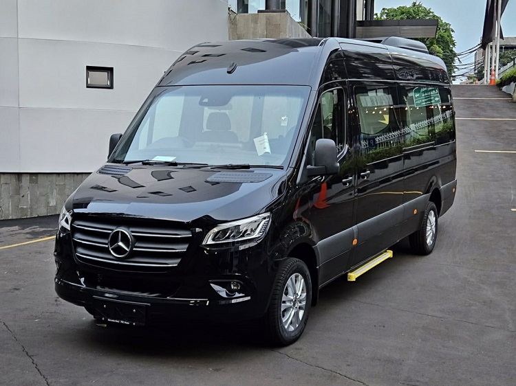 Mobil Mercedes Benz Sprinter, Sumber: dealer-mercedes-benz.com