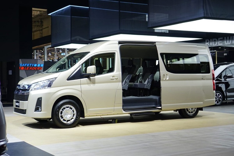 Mobil Toyota Hiace, Sumber: otomotif.kompas.com