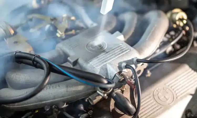 Membersihkan mobil dengan teknik dry ice blasting, Sumber: dryiceblastingsydney.com.au